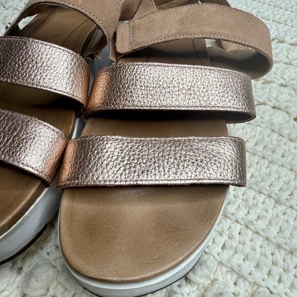 UGG Braelynn Metallic Leather Sandals Rose Gold Size 10 - Picture 12 of 15